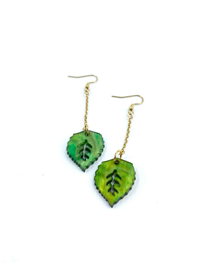 Pendientes hoja verde colgantes